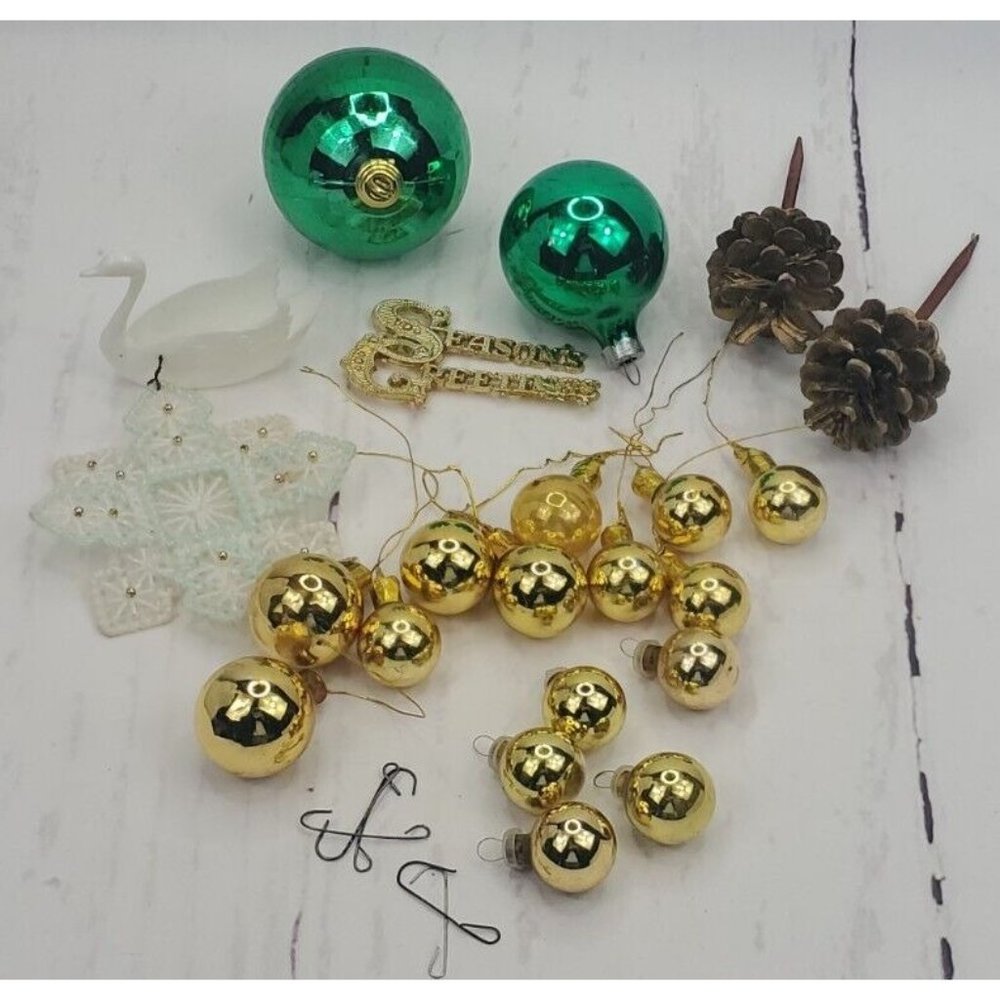 Vtg Green Gold Christmas Ornaments Swan Pinecone Season Greetings Mercury Balls